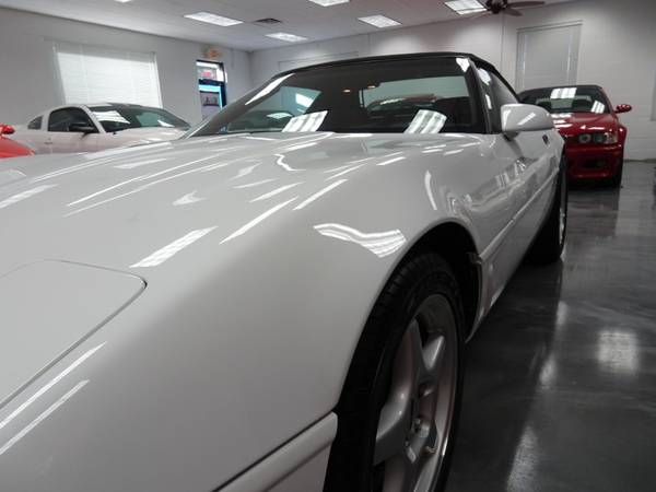 1990 Chevrolet Corvette Convertible - cars & trucks - by dealer -... for sale in Waterloo, IA – photo 11