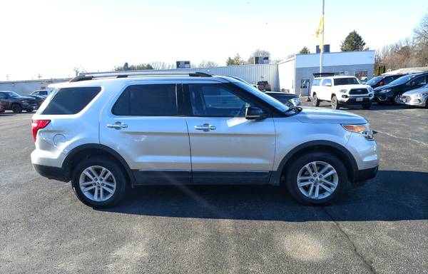 2013 Ford Explorer XLT 4×4 (Third Row Seating) - cars & trucks - by... for sale in Loves Park, IL – photo 4