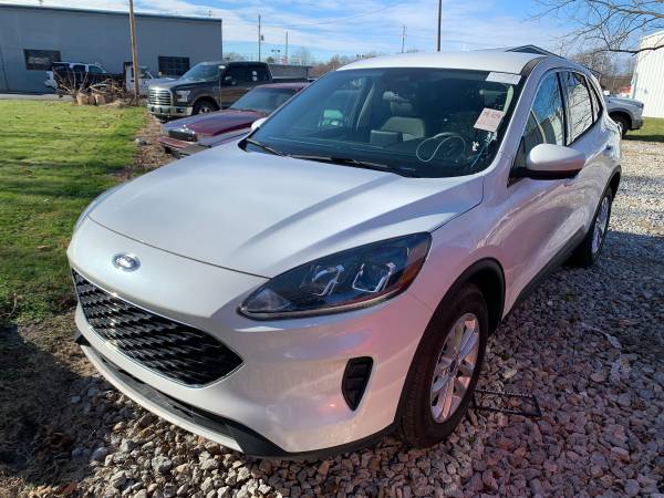 2020 FORD ESCAPE SE (A09678) - cars & trucks - by dealer - vehicle... for sale in Newton, IL – photo 2