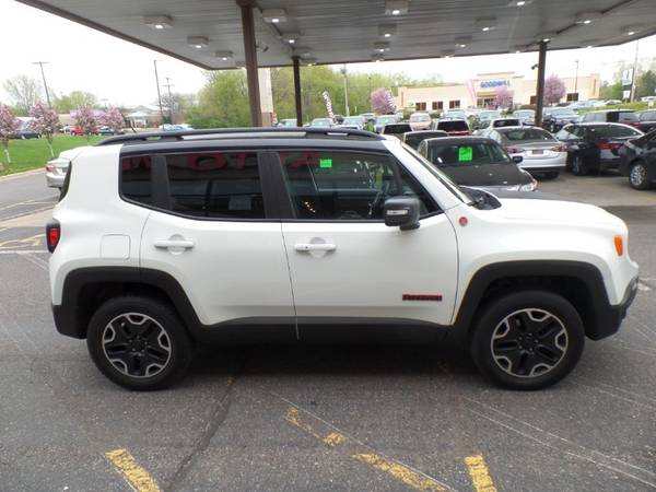 2017 Jeep Renegade Trailhawk - - by dealer - vehicle for sale in Maplewood, MN – photo 4