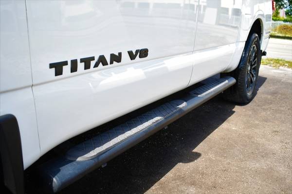 2019 Nissan Titan SV 4x4 4dr Crew Cab Pickup Truck for sale in Miami, TX – photo 11