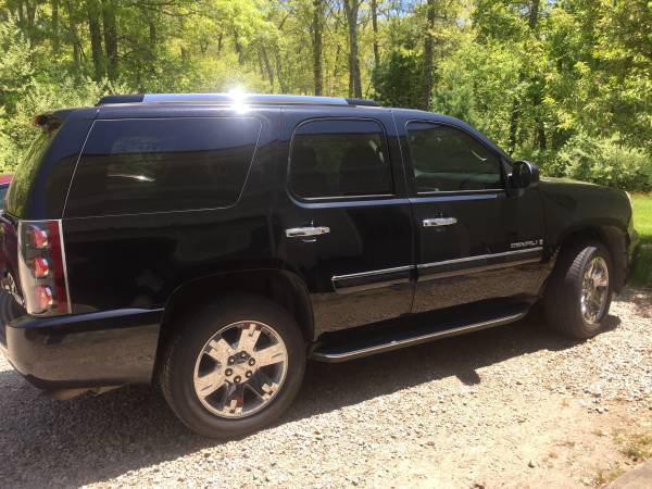 2007 GMC Yukon Denali reduced price - cars & trucks - by owner -... for sale in Dartmouth, MA – photo 2