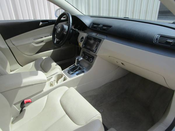 2010 Volkswagen Passat Komfort - - by dealer - vehicle for sale in Wilmington, OH – photo 10
