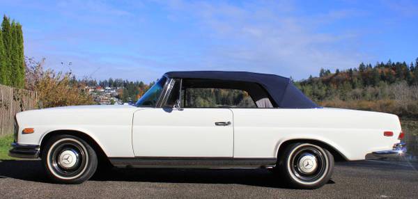 Lot 136 - 1966 Mercedes 250 SE Cabriolet Lucky Collector Car Auction for sale in Hudson, FL – photo 12