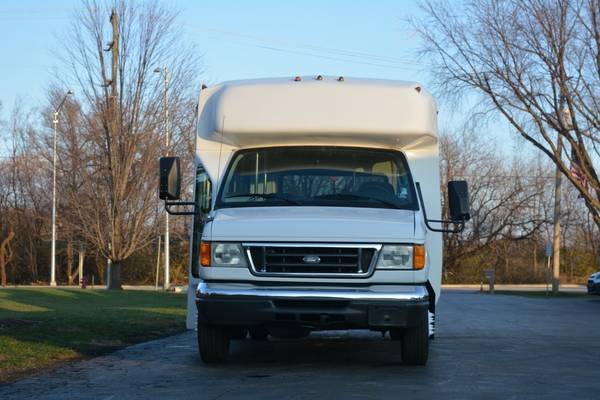 2007 Ford E-450 26 Passenger Shuttle Bus - cars & trucks - by dealer... for sale in Crystal Lake, IL – photo 5