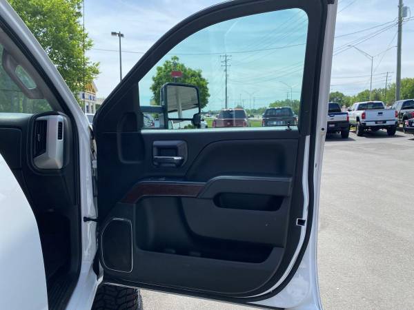 2018 GMC Sierra 2500HD SLT 4x4 4dr Crew Cab SB - CALL/TEXT TODAY! for sale in Charlotte, NC – photo 21