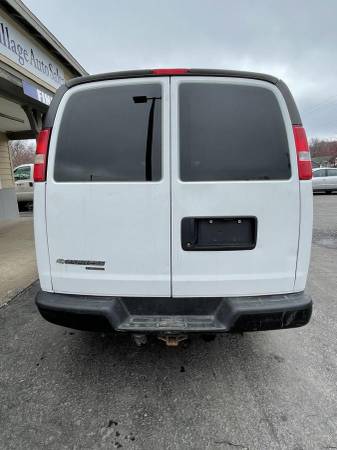 2015 CHEVROLET EXPRESS G3500 - - by dealer - vehicle for sale in Shawnee, MO – photo 4