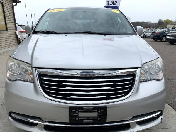 2012 Chrysler Town & Country 4dr Wgn Touring - - by for sale in Chesaning, MI – photo 2