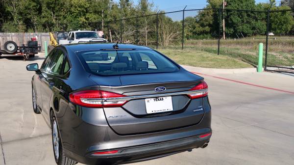 2017 Ford Fusion Hybrid SE - cars & trucks - by owner - vehicle... for sale in Waco, TX – photo 4
