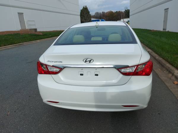 2011 hyundai sonata - cars & trucks - by owner - vehicle automotive... for sale in Charlotte, NC – photo 6