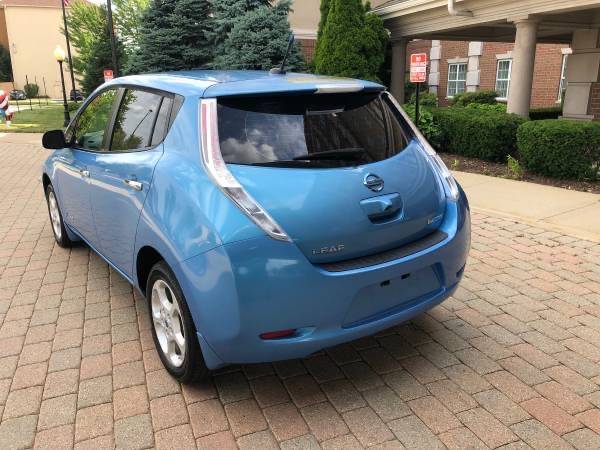2011 NISSAN LEAF 54,000 miles - cars & trucks - by dealer - vehicle... for sale in Chicago, IL – photo 7