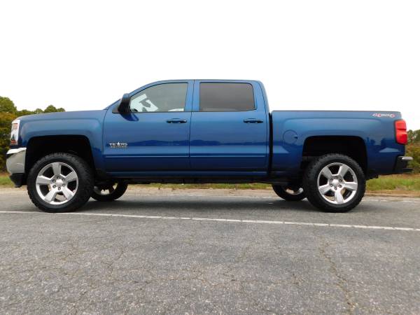 1 OWNR 3.5" LIFTED 16 CHEVY SILVERADO LT CREW 4X4 NEW 275/55/20... for sale in KERNERSVILLE, NC – photo 9
