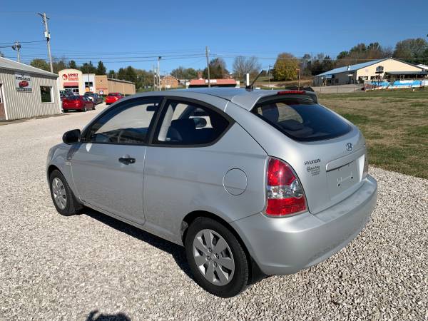 2011 Hyundai Accent gas saver - cars & trucks - by owner - vehicle... for sale in Georgetown, KY – photo 3