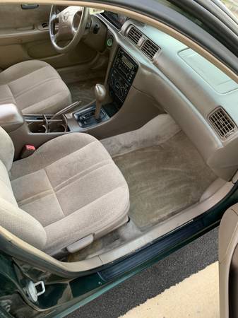 2000 Toyota Camry - cars & trucks - by dealer - vehicle automotive... for sale in Newark, DE – photo 2