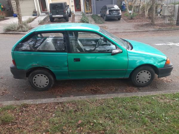1993 Geo Metro XFi Hatchback - 50+ MPG - Reliable Transportation -... for sale in Portland, OR – photo 6