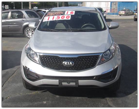Pretty 2016 Kia Sportage 4cylinder automatic all wheel drive for just for sale in Elizabethton, TN – photo 2
