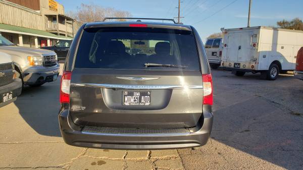 2011 CHRYSLER TOWN & COUNTRY - - by dealer - vehicle for sale in Lawton, IA – photo 4