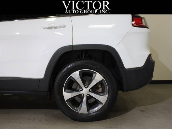 2019 Jeep Cherokee Limited 4WD - - by dealer - vehicle for sale in Batavia, IL – photo 7