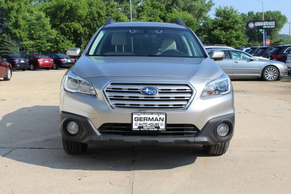 2017 Subaru Outback 2.5i Premium AWD*Financing Available* for sale in Madison, WI – photo 3