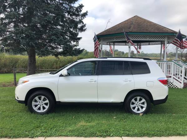 2012 TOYOTA HIGHLANDER..AWD..ONE OWNER..THIRD ROW..FINANCING OPTIONS! for sale in Holly, OH – photo 2