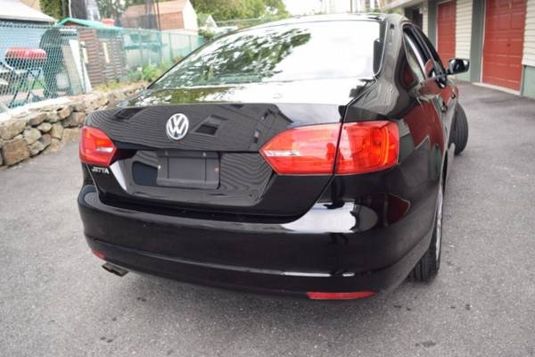 *2014* *Volkswagen* *Jetta* *S 4dr Sedan 6A* - cars & trucks - by... for sale in Paterson, NY – photo 22