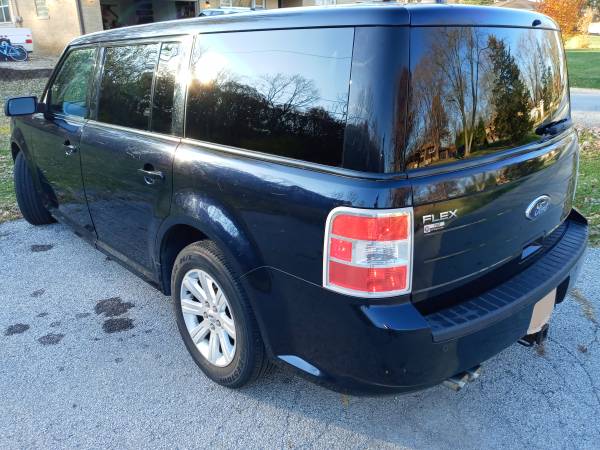 2010 Ford Flex SE - cars & trucks - by owner - vehicle automotive sale for sale in Mokena, IL – photo 9