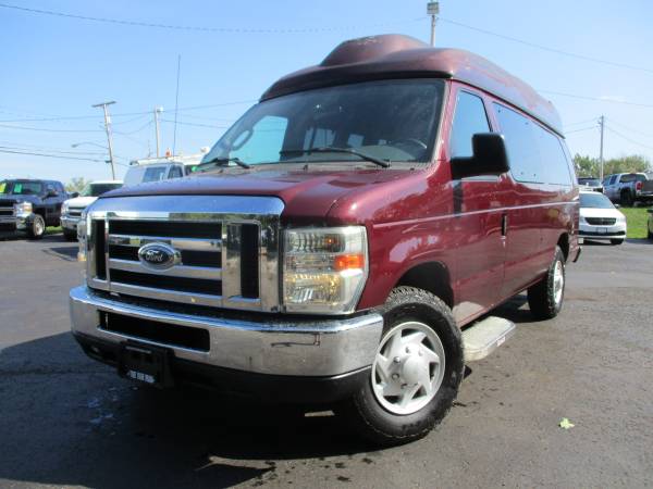 HANDICAP VAN ONLY 23K MILES! FORD, WHEEL CHAIR LIFT for sale in Spencerport, NY – photo 3
