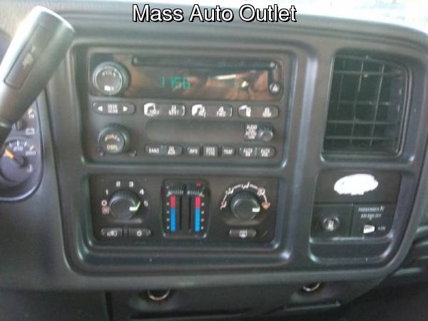 2004 GMC Sierra 2500HD Ext Cab 143.5 WB 4WD SLE for sale in Worcester, MA – photo 9