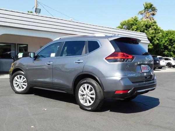 2017 Nissan Rogue SV w/ 39k Mi 1-Owner Autocheck Certified for sale in Fontana, CA – photo 5