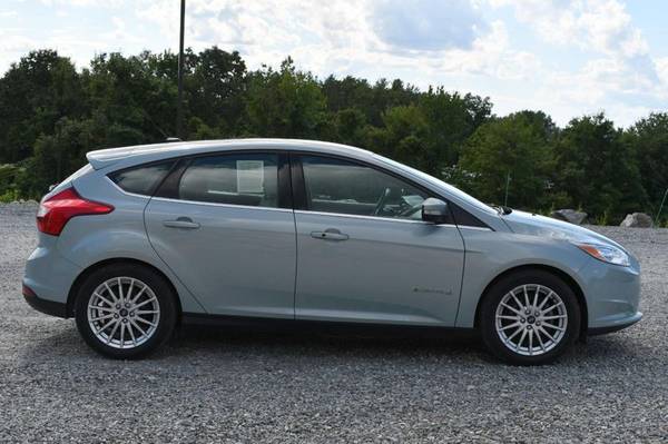 2013 *Ford* *Focus* *Electric* - cars & trucks - by dealer - vehicle... for sale in Naugatuck, CT – photo 6