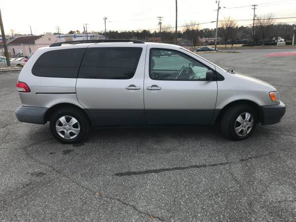 2001 Toyota Sienna LE 1 owner - - by dealer - vehicle for sale in Charlotte, NC – photo 4