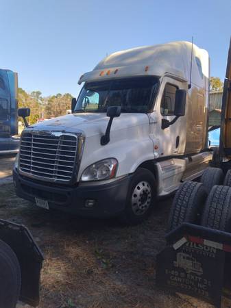 2014 Freightliner Cascadia for sale in Charleston Afb, SC