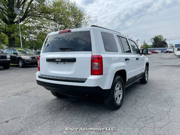 2011 Jeep Patriot 2WD CVT - - by dealer - vehicle for sale in York, PA – photo 9