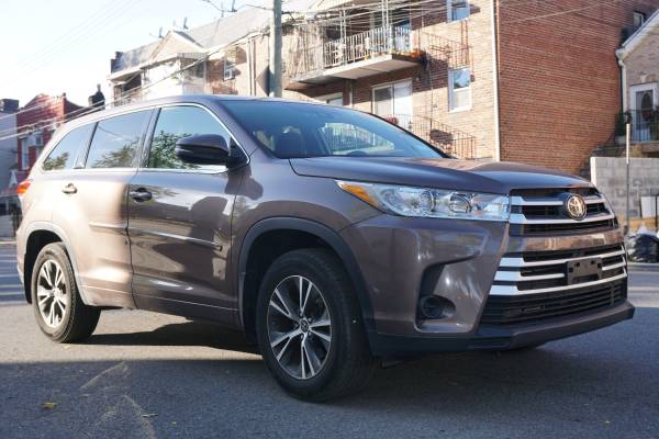 2018 Toyota Highlander 4wd Le Plus Low MIleage! - cars & trucks - by... for sale in Brooklyn, NY – photo 5