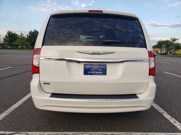CHRYSLER TOWN & COUNTRY, NEW TRANSMISSION. SERVICED, WARRANTY - cars... for sale in Pacific, WA – photo 6