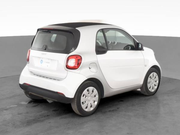 2017 smart fortwo Pure Hatchback Coupe 2D coupe White - FINANCE... for sale in Springfield, MA – photo 11
