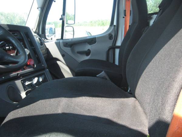 Tandem Axle Day Cab for sale in Cullman, GA – photo 6