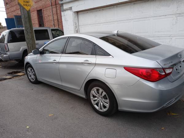 2011 Hyunday Sonata 4 cil - cars & trucks - by owner - vehicle... for sale in Chicago, IL – photo 2
