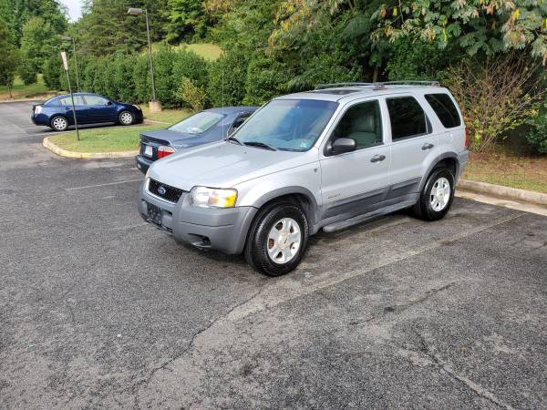 very cheap 2005 Ford Escape xlt 125,000 miles - cars & trucks - by... for sale in Dumfries, VA – photo 2