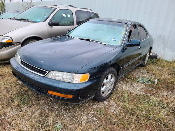 1996 HONDA ACCORD EX/EXR - cars & trucks - by dealer - vehicle... for sale in Fort Worth, TX – photo 4