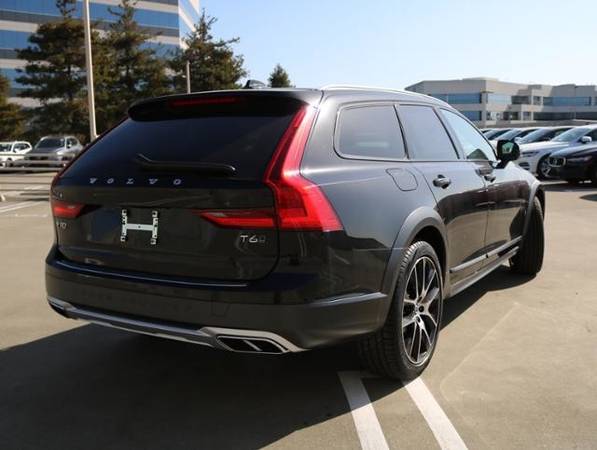 2020 Volvo V90 Cross Country - cars & trucks - by dealer - vehicle... for sale in Culver City, CA – photo 4