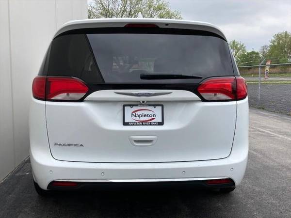 2018 Chrysler Pacifica Touring Plus FWD - - by for sale in Calumet City, IL – photo 7