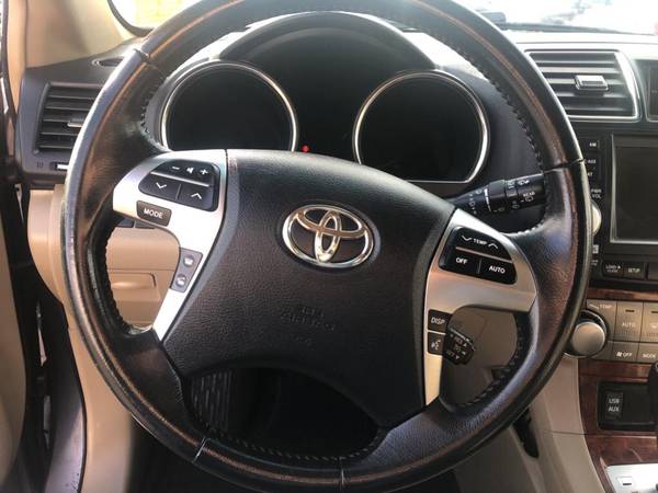 2011 Toyota Highlander Hybrid Clean Limited Loaded 4X4 - cars & for sale in Bozeman, MT – photo 10