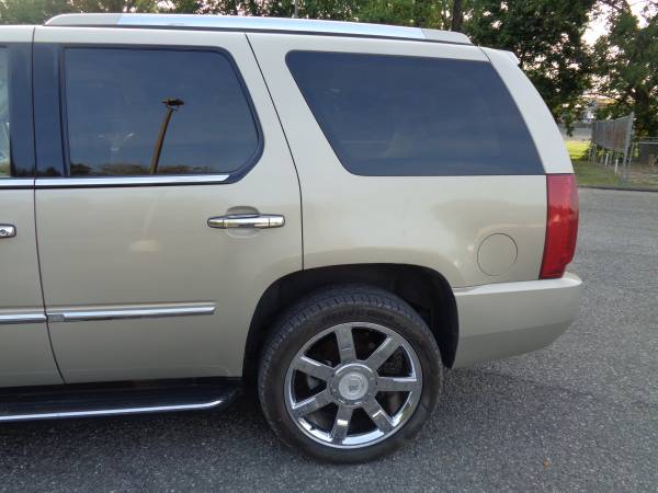 2007 Cadillac Escalade AWD Fully Loaded Very Clean for sale in Waynesboro, MD – photo 4