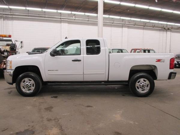 2011 Chevrolet Silverado 2500HD LT 4WD Ext Cab Short Bed V8 Gas for sale in Highland Park, IL – photo 11