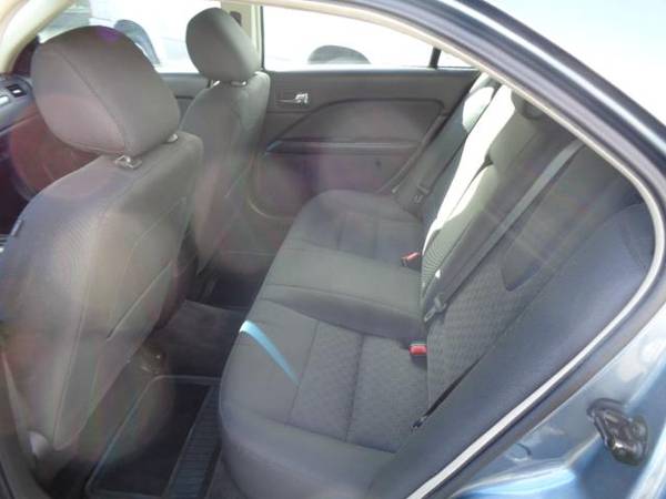 2011 Ford Fusion I4 SE - cars & trucks - by dealer - vehicle... for sale in Moscow, WA – photo 6
