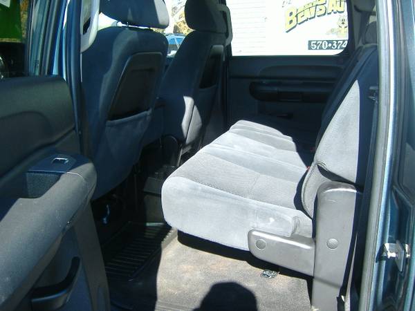 2007 Chevy Silverado 2500 HD Crew Cab 4X4 for sale in Hummels Wharf, PA – photo 8