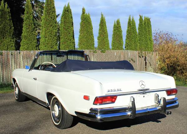 Lot 136 - 1966 Mercedes 250 SE Cabriolet Lucky Collector Car Auction for sale in Hudson, FL – photo 3