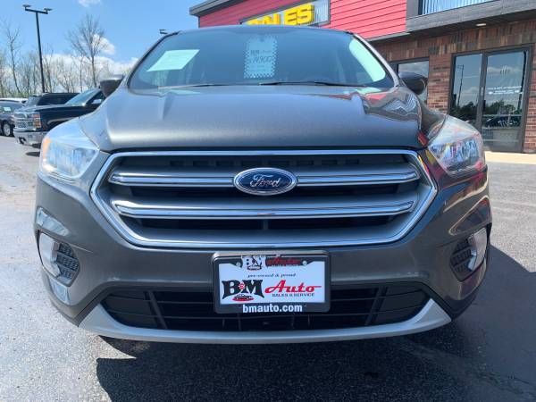 2017 Ford Escape SE - 30 MPG - 63k miles! - - by for sale in Oak Forest, IL – photo 2