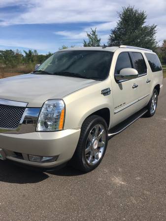 2010 Cadillac Escalade Esv from Texas rust free “Clean” for sale in Big Lake, MN – photo 2